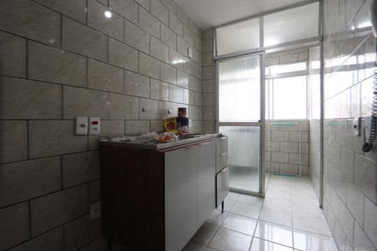 Cozinha de apartamento à venda com 2 quartos, 46m² em Jardim Santa Teresinha, São Paulo