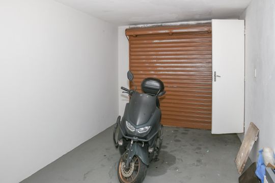 Garagem de casa à venda com 3 quartos, 130m² em Pompeia, São Paulo