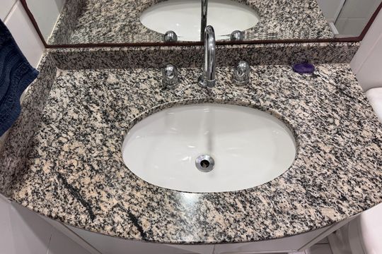 Banheiro Social de apartamento para alugar com 2 quartos, 78m² em Recreio dos Bandeirantes, Rio de Janeiro