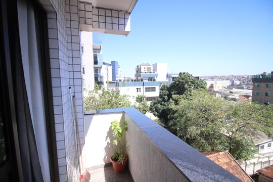 Varanda de apartamento à venda com 3 quartos, 100m² em Barreiro, Belo Horizonte