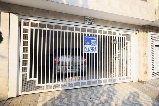 Fachada de casa para alugar com 3 quartos, 300m² em Pestana, Osasco