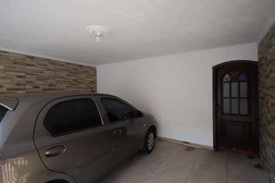 Garagem de casa para alugar com 3 quartos, 300m² em Pestana, Osasco