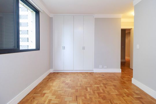 Suíte 1 de apartamento para alugar com 3 quartos, 244m² em Campo Belo, São Paulo