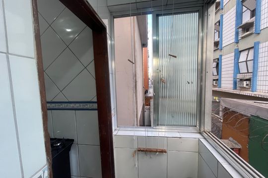 Área de Serviço de apartamento para alugar com 1 quarto, 46m² em Centro, São Vicente