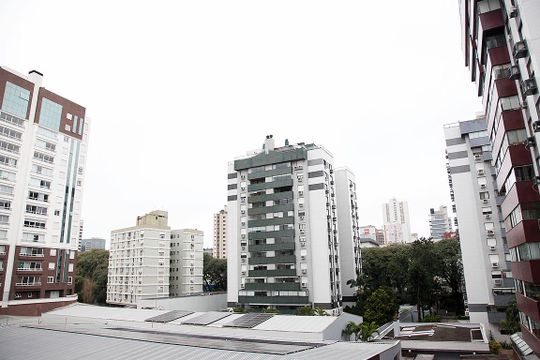 Sala Vista de apartamento para alugar com 2 quartos, 63m² em Floresta, Porto Alegre