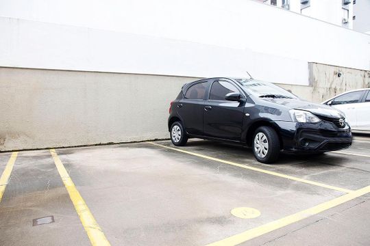 Box Garagem (01 vaga) de apartamento para alugar com 2 quartos, 63m² em Floresta, Porto Alegre