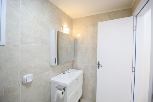 Banheiro de apartamento à venda com 3 quartos, 75m² em Boa Vista, Porto Alegre