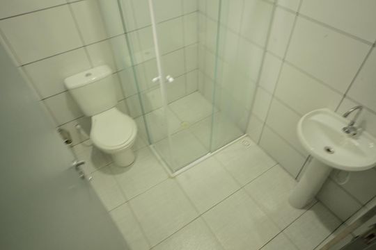 Banheiro da Suíte  de casa para alugar com 1 quarto, 65m² em Bairro dos Casa, São Bernardo do Campo