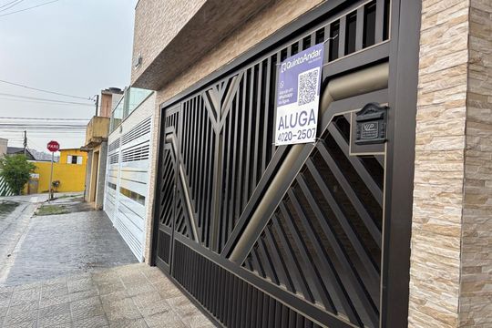 Fachada  de casa para alugar com 1 quarto, 65m² em Bairro dos Casa, São Bernardo do Campo