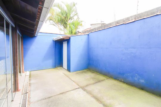 Área externa de casa à venda com 3 quartos, 135m² em Mato Grande, Canoas