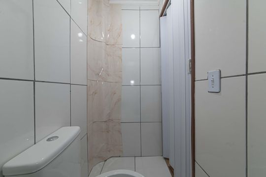 Banheiro de casa para alugar com 1 quarto, 26m² em Jardim Casablanca, São Paulo