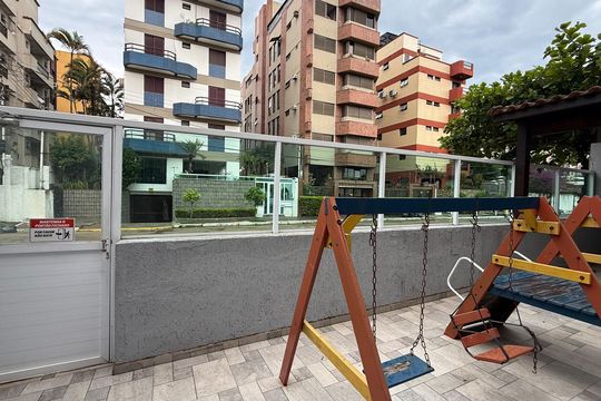 Fachada de casa para alugar com 2 quartos, 75m² em Parque Enseada, Guarujá