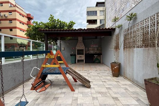 Fachada de casa para alugar com 2 quartos, 75m² em Parque Enseada, Guarujá