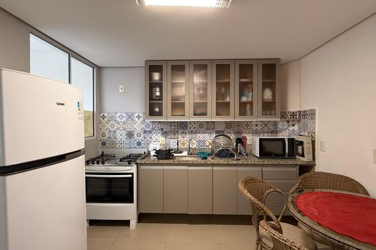 Cozinha de casa para alugar com 2 quartos, 75m² em Parque Enseada, Guarujá
