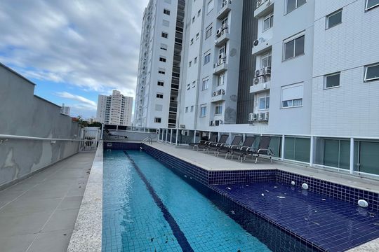 Área comum - Piscina de apartamento para alugar com 2 quartos, 65m² em Estreito, Florianópolis
