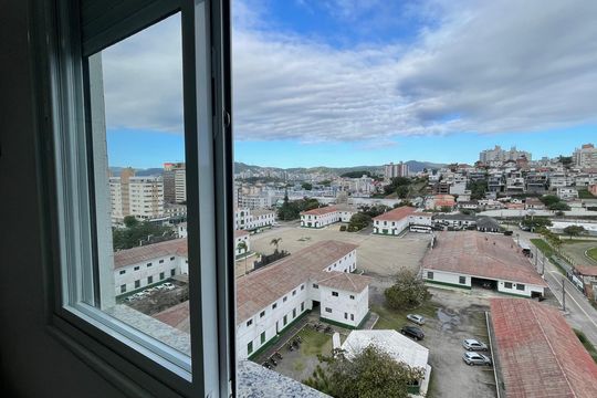 Vista quarto 1 de apartamento para alugar com 2 quartos, 65m² em Estreito, Florianópolis