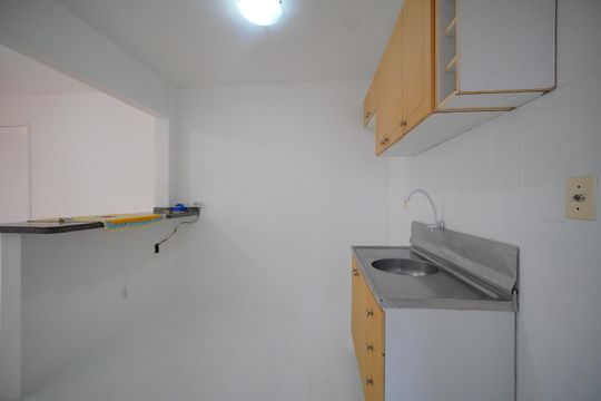 Cozinha  de apartamento para alugar com 2 quartos, 48m² em Bela Vista, São José