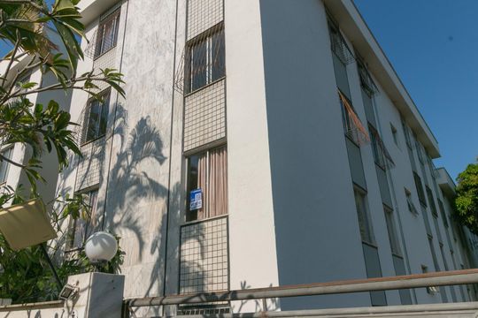 Apartamento à venda com 3 quartos, 77m² em Indaiá, Belo Horizonte