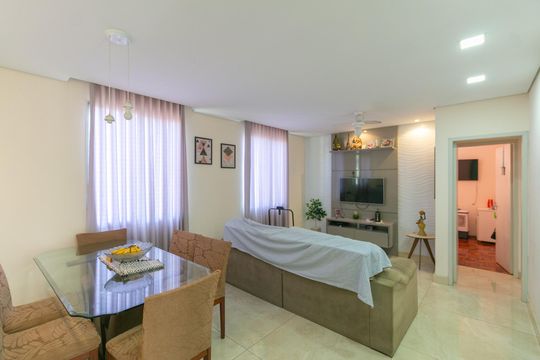 Apartamento à venda com 3 quartos, 77m² em Indaiá, Belo Horizonte
