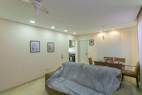 Apartamento à venda com 3 quartos, 77m² em Indaiá, Belo Horizonte