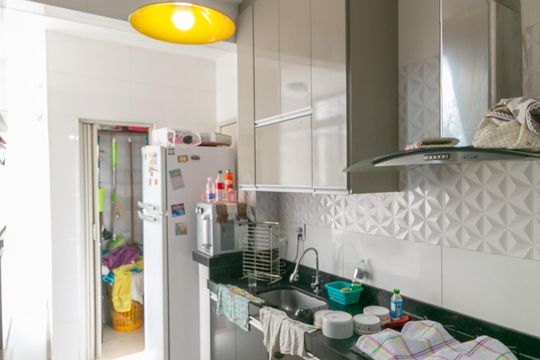 Apartamento à venda com 3 quartos, 77m² em Indaiá, Belo Horizonte