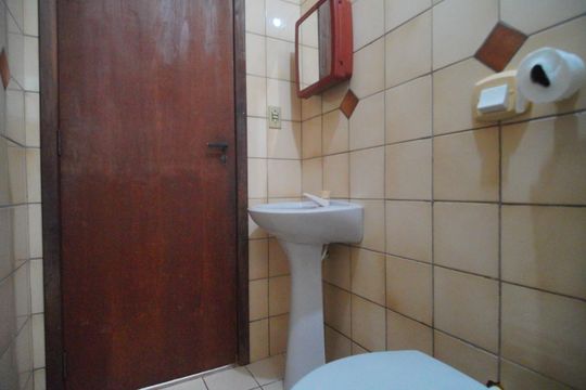 Banheiro de kitnet/studio à venda com 1 quarto, 35m² em Morro do Espelho, São Leopoldo