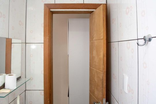 Banheiro de casa para alugar com 2 quartos, 64m² em Jardim Melo, Diadema