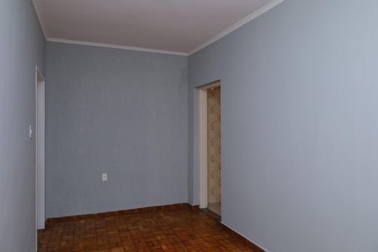 Sala de casa para alugar com 1 quarto, 50m² em Vila Rosaria, São Paulo