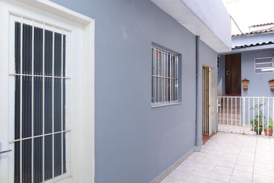 Quintal de casa para alugar com 1 quarto, 50m² em Vila Rosaria, São Paulo
