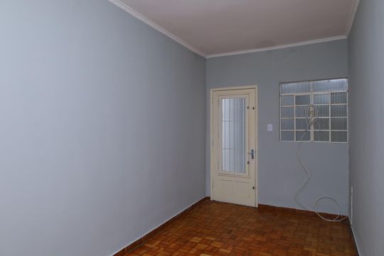 Casa para alugar com 1 quarto, 50m² em Vila Rosaria, São Paulo