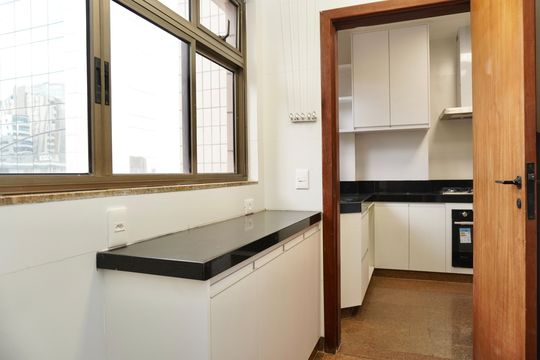 Área de Serviço de apartamento para alugar com 3 quartos, 115m² em Funcionários, Belo Horizonte