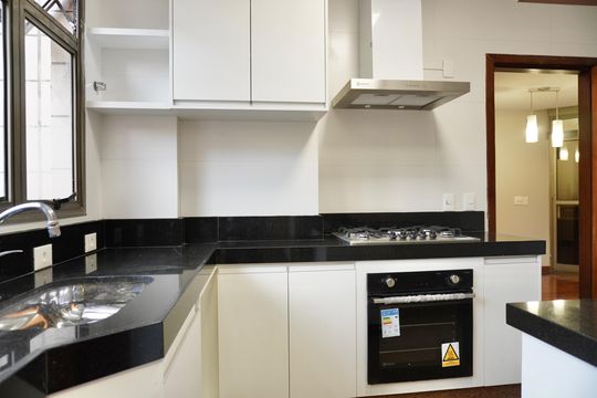 Cozinha de apartamento para alugar com 3 quartos, 115m² em Funcionários, Belo Horizonte
