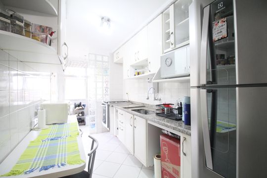 Cozinha de apartamento à venda com 2 quartos, 52m² em Parque Reboucas, São Paulo
