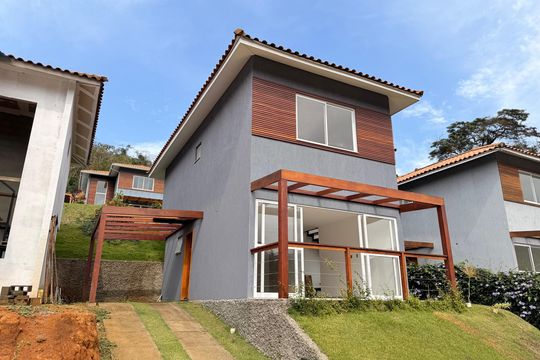 Casa para alugar com 3 quartos, 147m² em Bonsucesso, Petrópolis