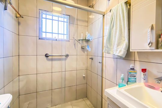 Banheiro  de casa à venda com 4 quartos, 192m² em Parque Boturussu, São Paulo