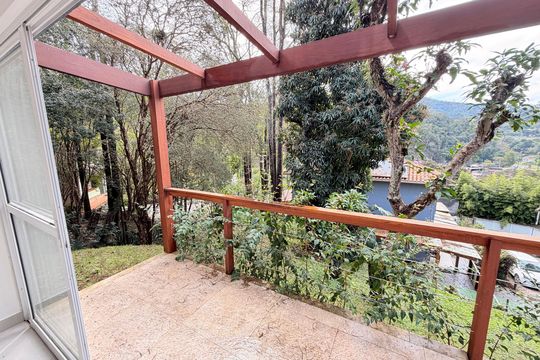 Casa para alugar com 2 quartos, 122m² em Bonsucesso, Petrópolis