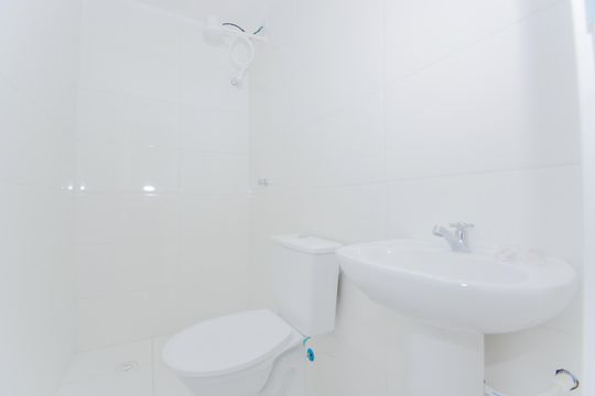 Banheiro de apartamento para alugar com 2 quartos, 6m² em Vila Nova Bonsucesso, Guarulhos