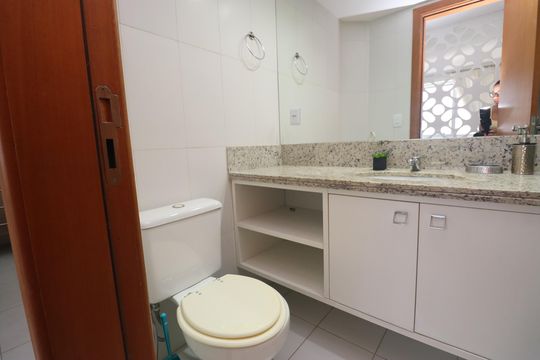 Banheiro de apartamento para alugar com 1 quarto, 72m² em Brotas, Salvador