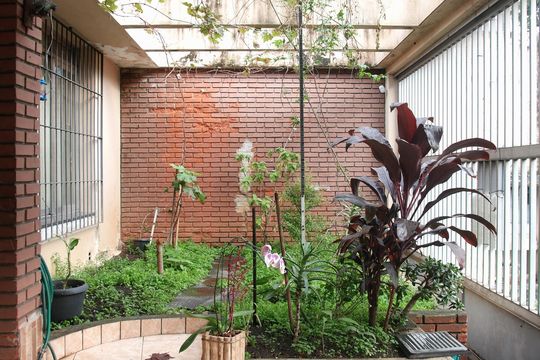 Jardim de casa à venda com 5 quartos, 230m² em Jardim Tres Marias, São Paulo