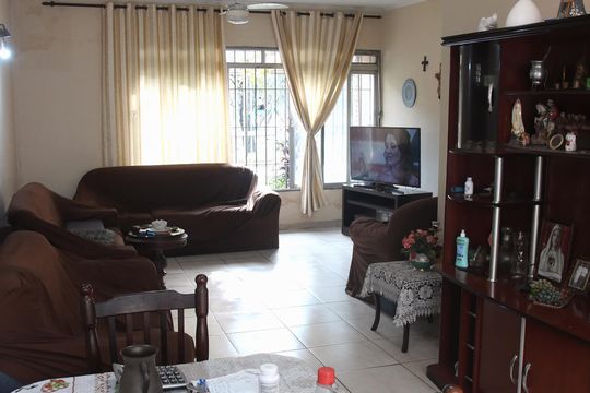 Casa à venda com 5 quartos, 230m² em Jardim Tres Marias, São Paulo
