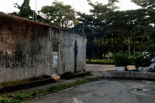 Fachada de casa à venda com 5 quartos, 230m² em Jardim Tres Marias, São Paulo