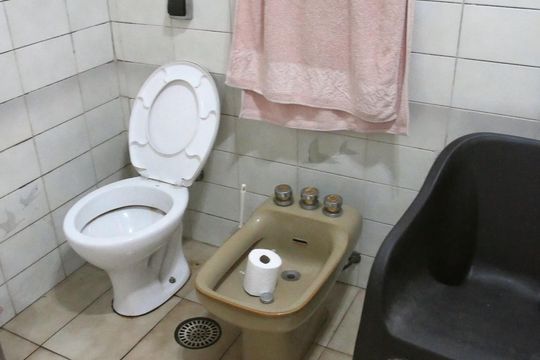 Banheiro de casa à venda com 5 quartos, 230m² em Jardim Tres Marias, São Paulo