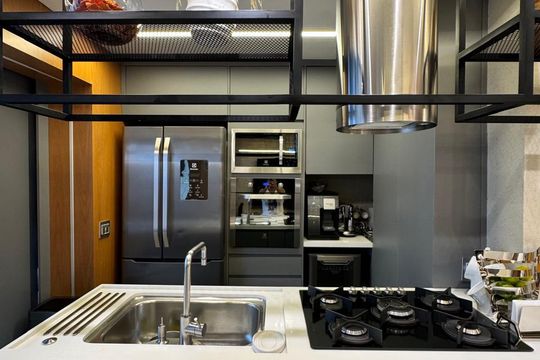 Cozinha de apartamento à venda com 2 quartos, 69m² em Alphaville Empresarial, Barueri