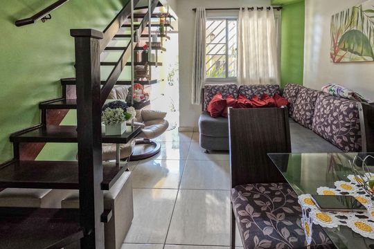 Casa de Condomínio à venda com 2 quartos, 70m² em Jardim Vivan, São Paulo