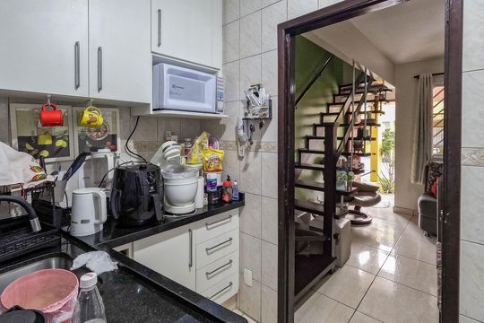 Casa de Condomínio à venda com 2 quartos, 70m² em Jardim Vivan, São Paulo