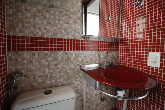 Banheiro de apartamento para alugar com 1 quarto, 40m² em Taquara, Rio de Janeiro