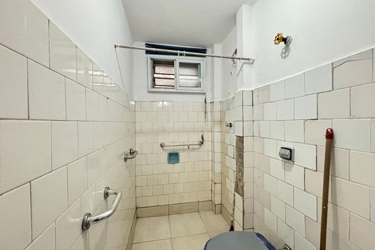 Banheiro  de apartamento à venda com 1 quarto, 47m² em Pinheiros, São Paulo