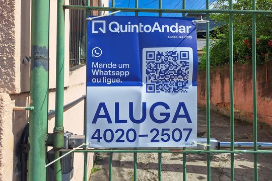 Placa de casa para alugar com 2 quartos, 58m² em Rocha, São Gonçalo