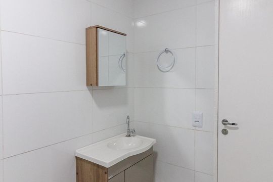 Banheiro de apartamento à venda com 2 quartos, 48m² em Jardim Testae, Guarulhos