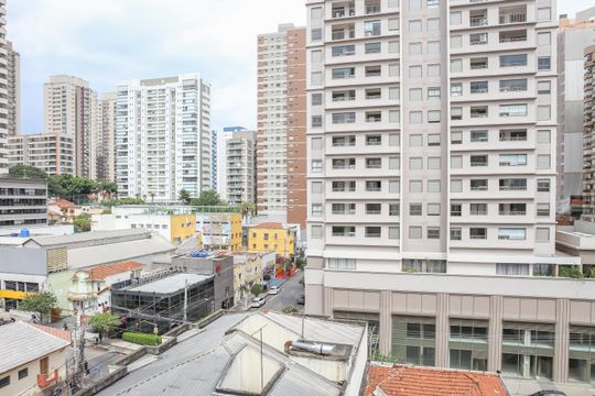 Vista da Sacada de kitnet/studio para alugar com 1 quarto, 30m² em Pompeia, São Paulo